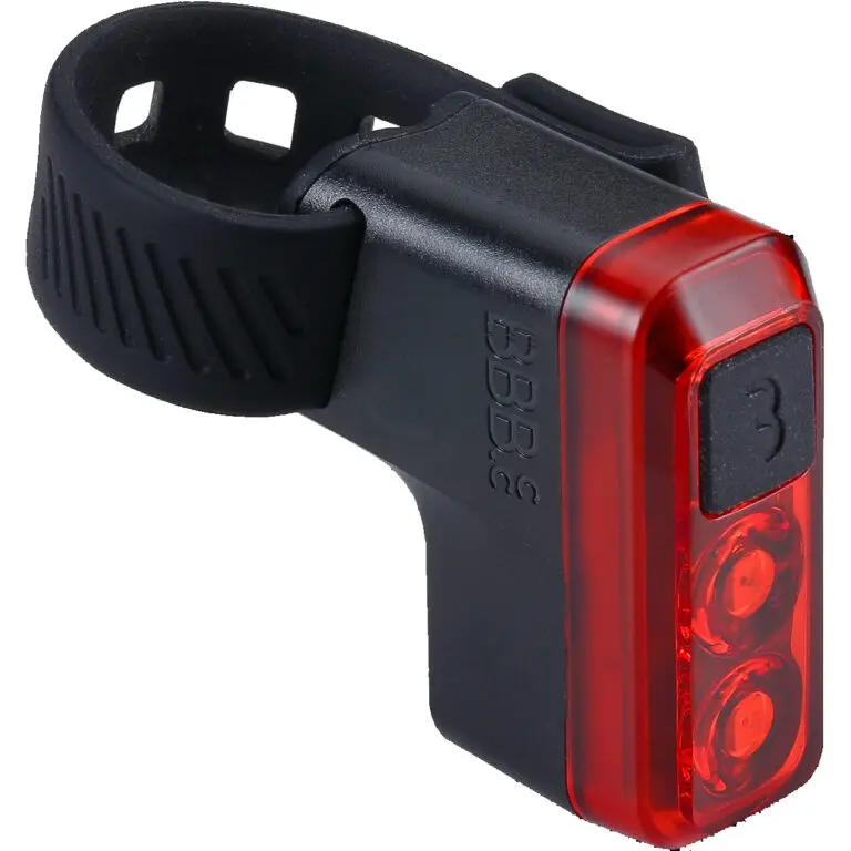 BBB Cycling kerékpáros hátsó lámpa BLS-145 Salute, 8 lumen, 4mód, USB-C tölthető 300 mAh akku, gumis felfogatással